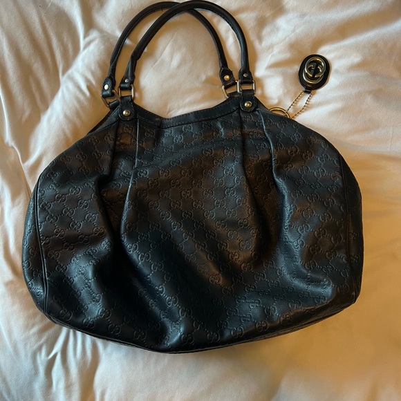 Gucci Sukey Signature Logo Handbag - Picture 3 of 9